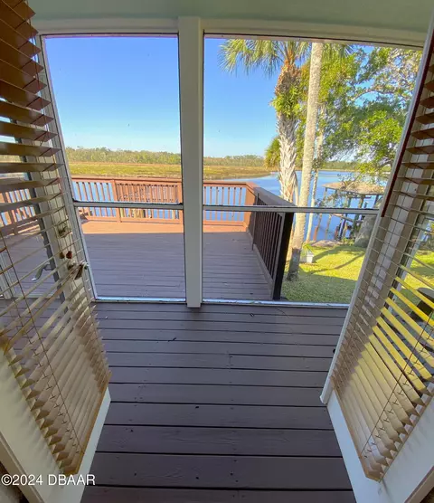 Exterior - 3 Tomoka View Dr, Ormond Beach, FL 32174 photo 3 of 8