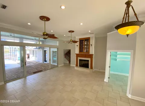 Living - 3 Tomoka View Dr, Ormond Beach, FL 32174 photo 2 of 4
