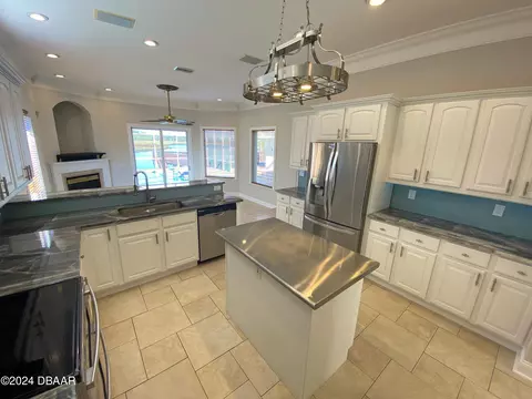 Kitchen - 3 Tomoka View Dr, Ormond Beach, FL 32174 photo 2 of 4