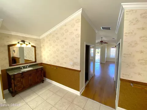 Entry Way - 3 Tomoka View Dr, Ormond Beach, FL 32174 photo 3 of 3