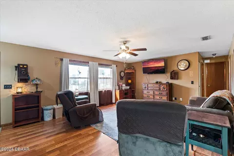 2723 Pine Tree Dr, Edgewater, FL 32141 photo 9