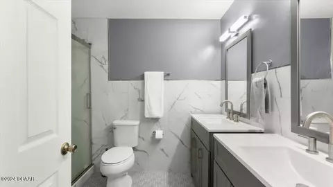 Bath - 92 Ann Rustin Dr, Ormond Beach, FL 32176 photo 1 of 11