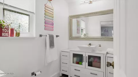 Bath - 92 Ann Rustin Dr, Ormond Beach, FL 32176 photo 5 of 11
