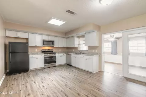 1304 Fairway Ave, Ormond Beach, FL 32174 photo 7