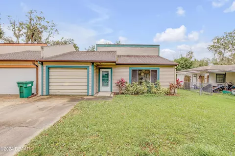 903 New Castle Ct, Daytona Beach, FL 32117