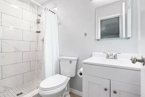 Bath - 605 Orchard Ave, Ormond Beach, FL 32174 photo 3 of 6
