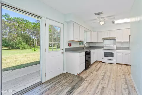 Kitchen - 605 Orchard Ave, Ormond Beach, FL 32174 photo 5 of 5