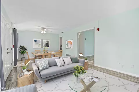 Living - 605 Orchard Ave, Ormond Beach, FL 32174 photo 4 of 9