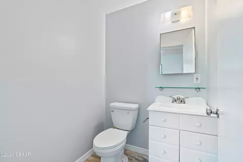 Bath - 605 Orchard Ave, Ormond Beach, FL 32174 photo 4 of 6