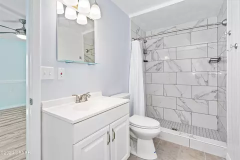 Bath - 605 Orchard Ave, Ormond Beach, FL 32174 photo 2 of 6