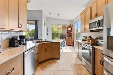 Kitchen - 4954 Worthington Cir, Rockledge, FL 32955 photo 4 of 7