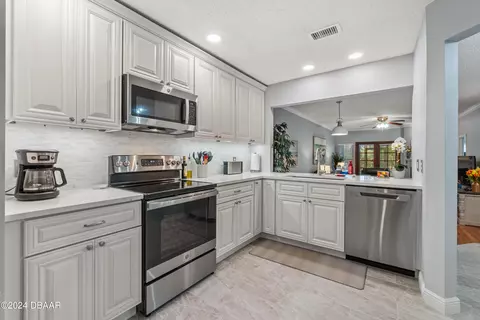 596 N Nova Rd #303, Ormond Beach, FL 32174 photo 6