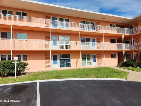 721 S Beach St #206A, Daytona Beach, FL 32114