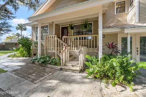 150 Divi Divi Dr, San Mateo, FL 32187