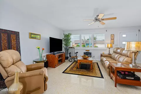 Living - 16 Kathy Dr, Ormond Beach, FL 32176 photo 3 of 6