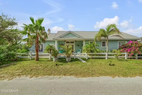 322 Columbus Ave, New Smyrna Beach, FL 32169