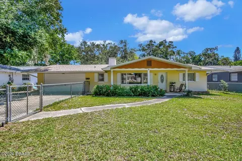 1527 Magnolia St, New Smyrna Beach, FL 32168