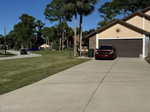 932 Sabalwood Ct, Port Orange, FL 32128