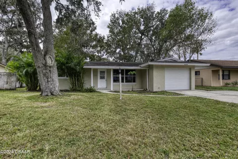 1018 Cherokee Ranch Rd, Daytona Beach, FL 32117