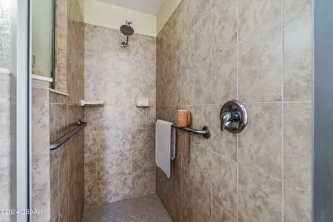 Bath - 1324 Harwick Ln, Ormond Beach, FL 32174 photo 4 of 5
