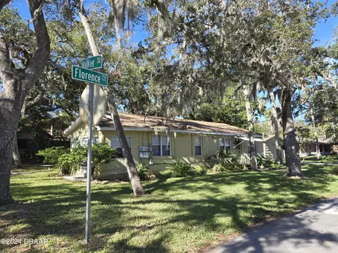 124 Walker St, Holly Hill, FL 32117