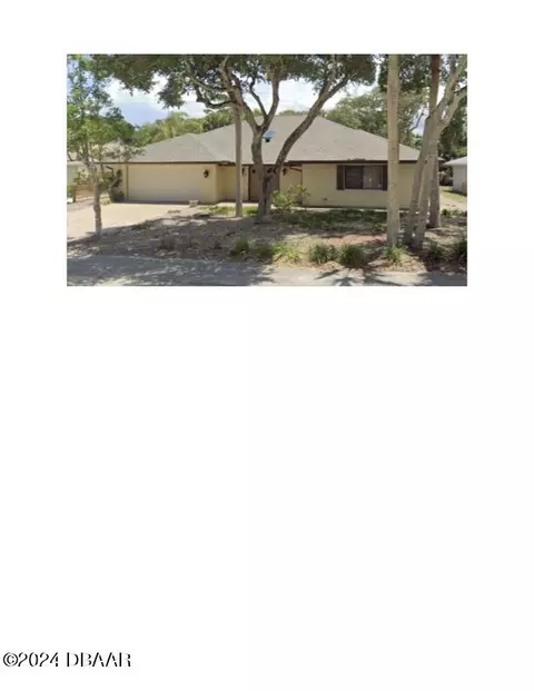 807 Maple St, New Smyrna Beach, FL 32169