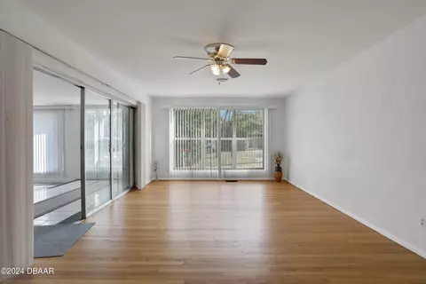Living - 95 Ormond Pkwy, Ormond Beach, FL 32176 photo 4 of 8