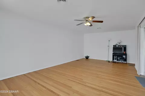 Living - 95 Ormond Pkwy, Ormond Beach, FL 32176 photo 2 of 8