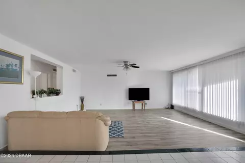 Living - 95 Ormond Pkwy, Ormond Beach, FL 32176 photo 7 of 8