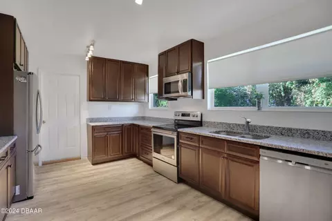 Kitchen - 95 Ormond Pkwy, Ormond Beach, FL 32176 photo 1 of 6