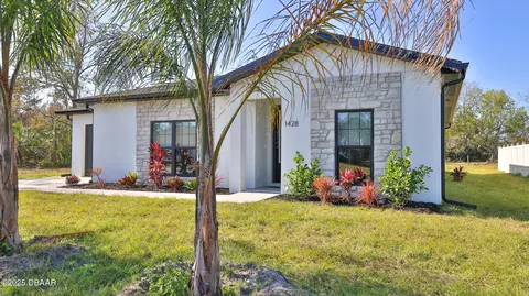 Exterior - 1428 Willow Oak Dr, Edgewater, FL 32132 photo 2 of 3