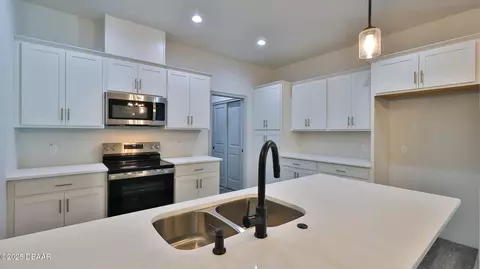 Kitchen - 1428 Willow Oak Dr, Edgewater, FL 32132 photo 2 of 2