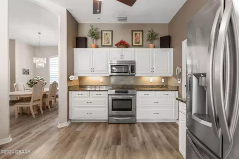 Kitchen - 72 Kingsley Ln, Ormond Beach, FL 32174 photo 3 of 6