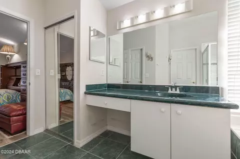 Bath - 72 Kingsley Ln, Ormond Beach, FL 32174 photo 2 of 4