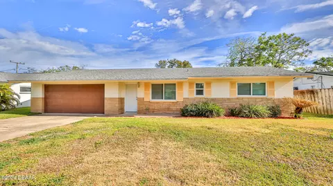 2111 Oriole Ln, South Daytona, FL 32119