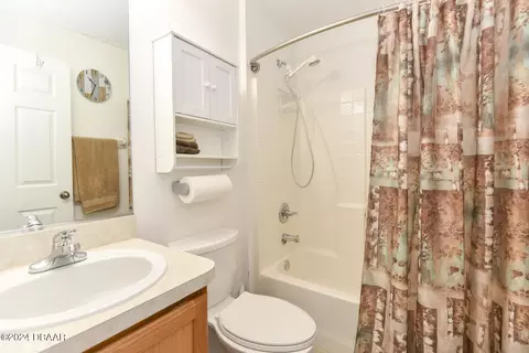 Bath - 1819 India Palm Dr, Edgewater, FL 32132 photo 7 of 7