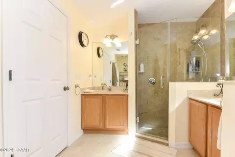 Bath - 1819 India Palm Dr, Edgewater, FL 32132 photo 4 of 7