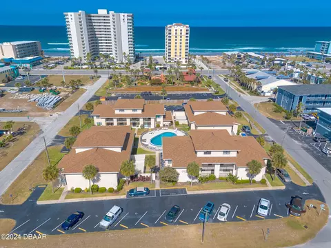 125 Boynton Blvd #17, Daytona Beach, FL 32118