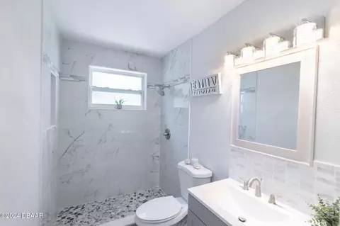 Bath - 863 Marvin Rd, Ormond Beach, FL 32176 photo 1 of 2