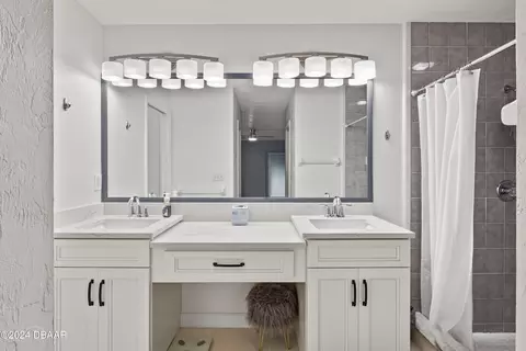 Bath - 2003 12th St, Edgewater, FL 32132 photo 2 of 2