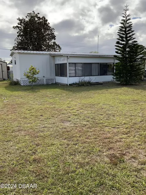 125 Hann St, Oak Hill, FL 32759