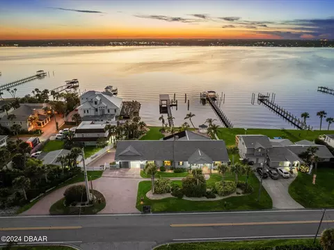 2832 S Peninsula Dr, Daytona Beach, FL 32118