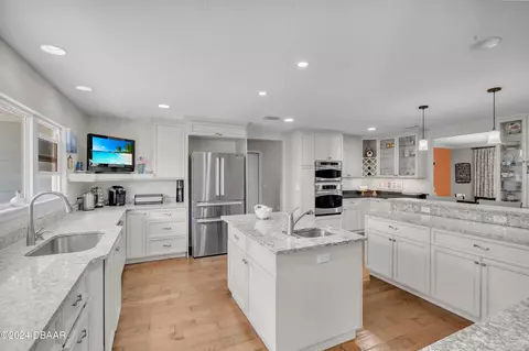Kitchen - 111 Rio Pinar Dr, Ormond Beach, FL 32174 photo 3 of 4