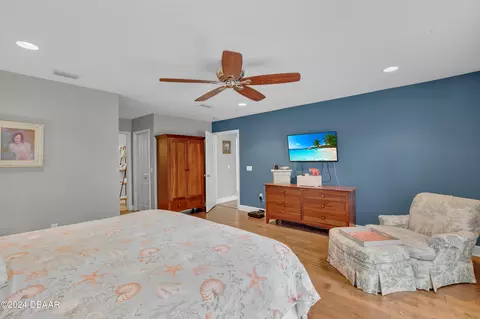 Bedroom - 111 Rio Pinar Dr, Ormond Beach, FL 32174 photo 3 of 8