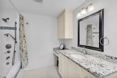 Bath - 111 Rio Pinar Dr, Ormond Beach, FL 32174 photo 5 of 9