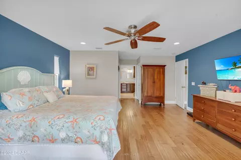 Bedroom - 111 Rio Pinar Dr, Ormond Beach, FL 32174 photo 2 of 8