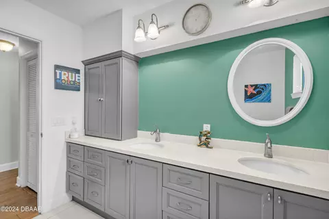 Bath - 111 Rio Pinar Dr, Ormond Beach, FL 32174 photo 7 of 9