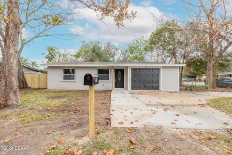 597 Brentwood Dr, Daytona Beach, FL 32117