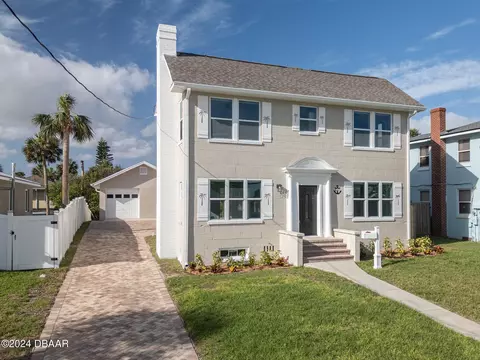 727 N Grandview Ave, Daytona Beach, FL 32118