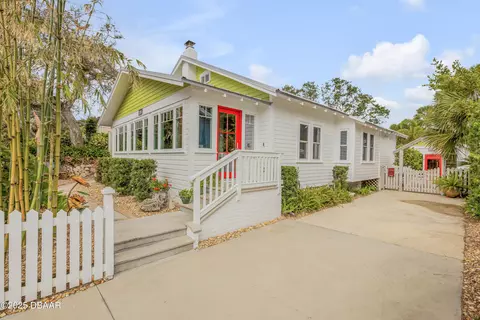 216 Florida Ave, New Smyrna Beach, FL 32169